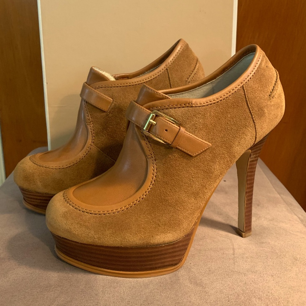 MICHAEL Michael Kors Eboni Platform Suede size 7